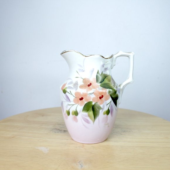 • the vintage decorative pitcher - Picture 2 of 8